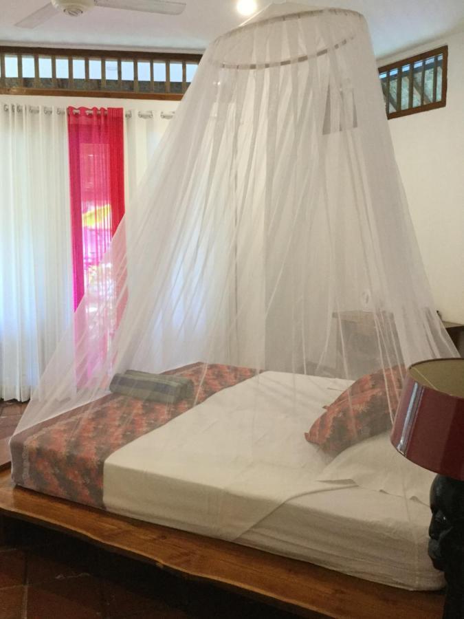 Villa Jati Mangsit Senggigi Exterior foto